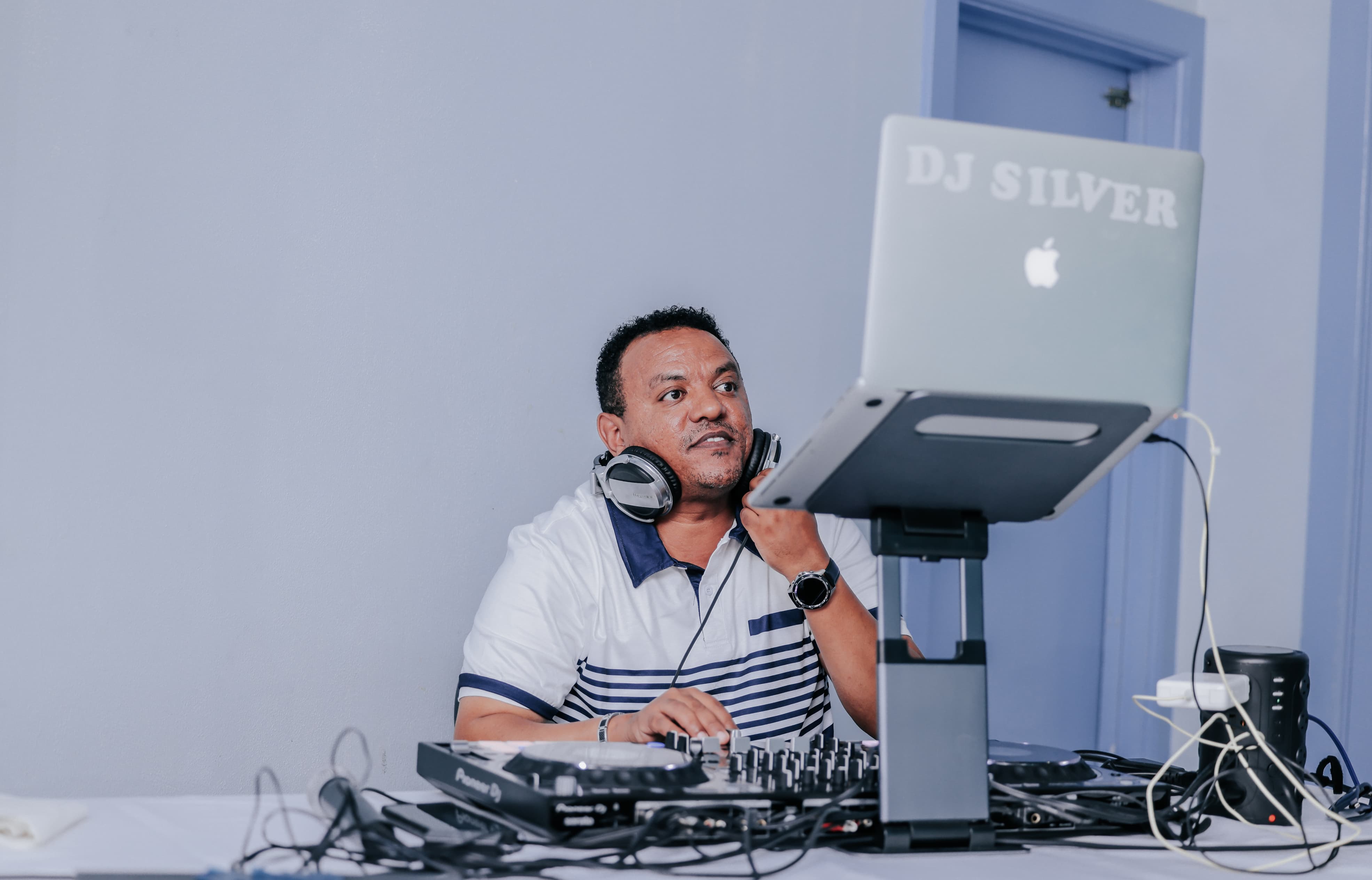 DJ Silver at the Decks